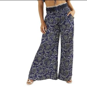 Guess Plazzo Wide Legs Pants With Pockets size Small